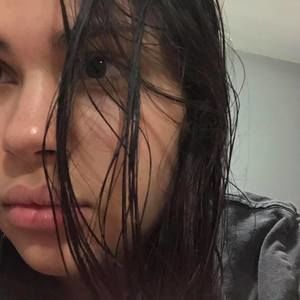 Meet your Posher, Claudia